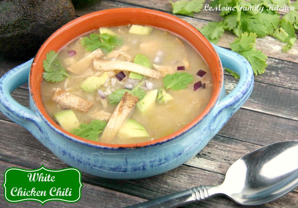 White Chicken Chili | LeMoine Family Kitchen #chili #healthy #easy #soup #chiickenchili