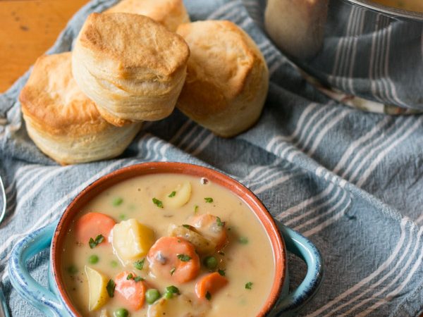 Vegetarian Pot Pie Soup